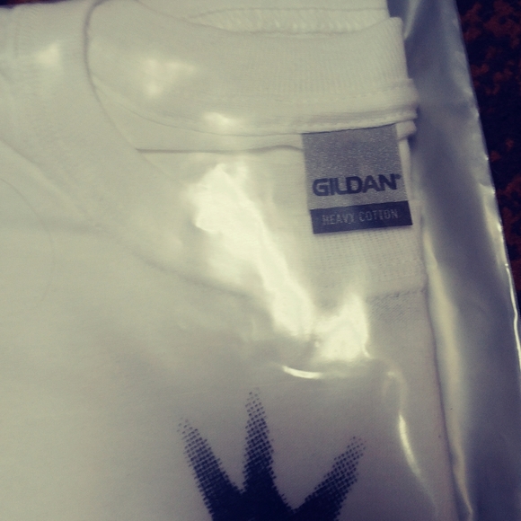 MLK CHARITY TSHIRT - Picture 3 of 3